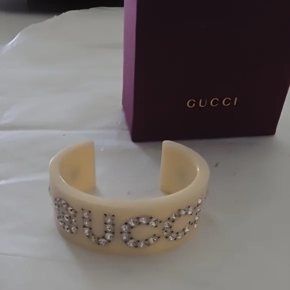 Authentic!! GUCCI "DEADSTOCK" IVORY Cuff Bracelet with Silver Rhinestones - Picture 10 of 16